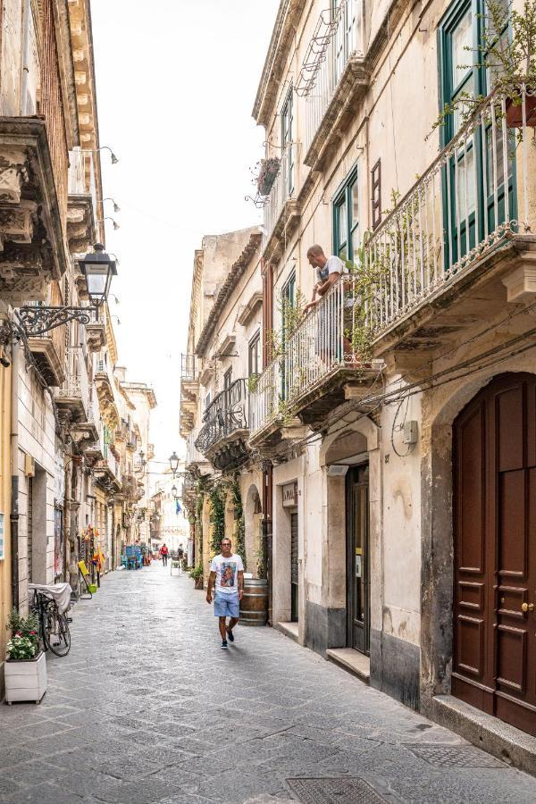 I Tre Balconi Di Via Roma Apartment Syracuse Bagian luar foto