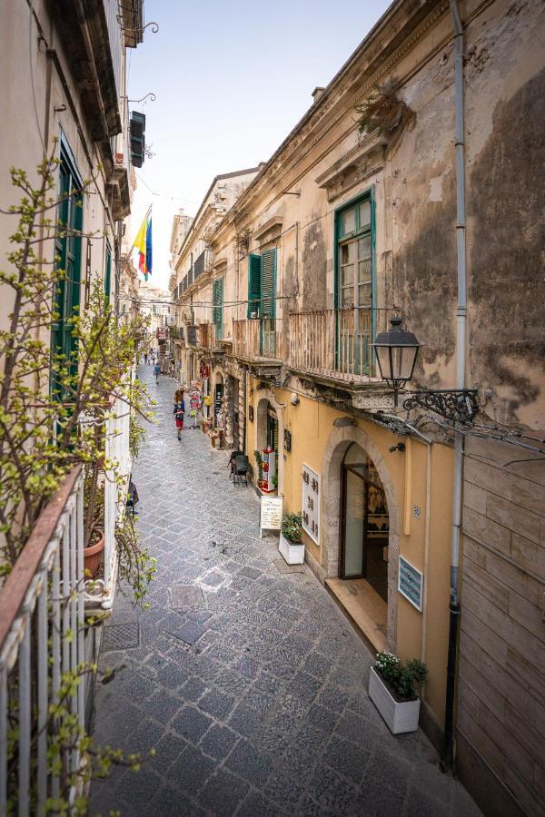 I Tre Balconi Di Via Roma Apartment Syracuse Bagian luar foto